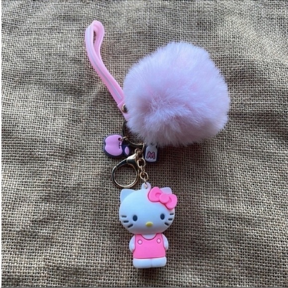 Sanrio Hello Kitty Fur Pink Key Ring Fey Fob Bag / Key Ring New Fur ball - Picture 4 of 7